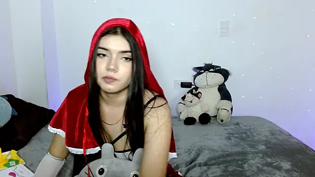 Snapshot of Emma_yui19 chatting on 09/17/25, 10:22 Emma yui19 online show from 09/17/25, 10:22