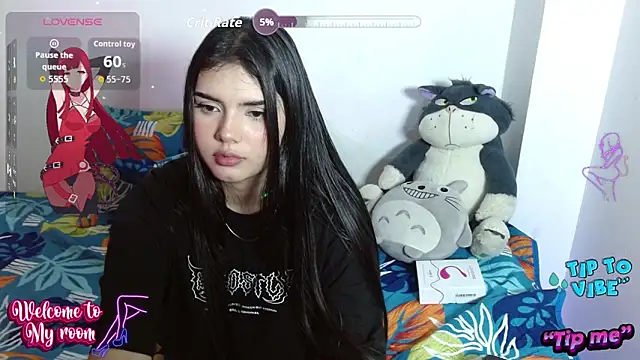 Snapshot of Emma_yui19 chatting on 10/28/25, 11:29 Emma yui19 online show from 10/28/25, 11:29