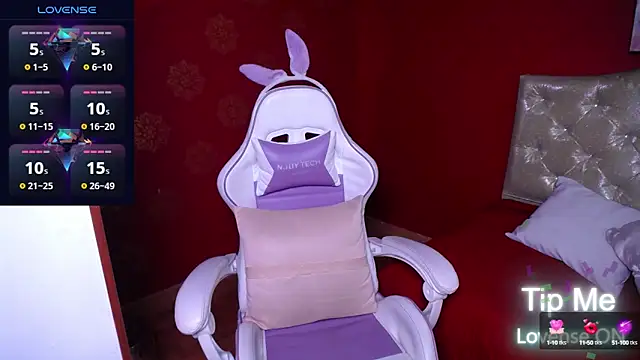 Snapshot of Violet-Flow chatting on 10/11/25, 02:26 Violet-Flow online show from 10/11/25, 02:26