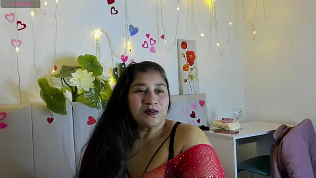 Snapshot of milf_latinn chatting on 10/24/25, 01:07 milf latinn online show from 10/24/25, 01:07