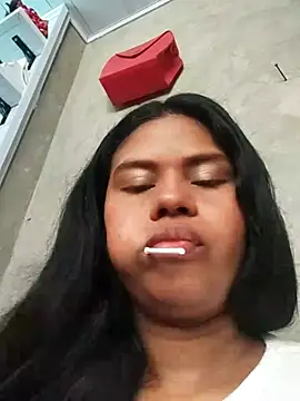 Snapshot of julietta1453 chatting on 12/15/25, 02:21 julietta1453 online show from 12/15/25, 02:21