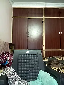 Snapshot of Mee_harini-telugupilla chatting on 09/29/25, 02:06 Mee harini-telugupilla online show from 09/29/25, 02:06