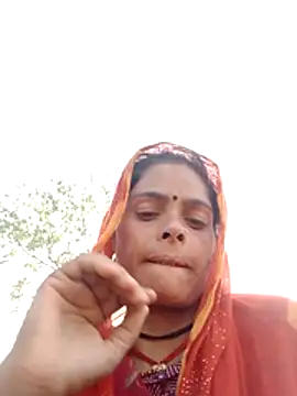 Snapshot of H_seema chatting on 04/10/26, 10:42 H seema online show from 04/10/26, 10:42