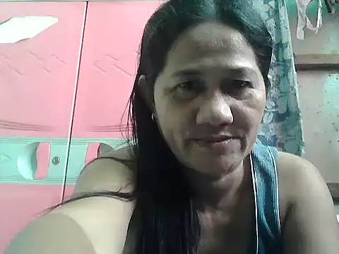 Snapshot of hotmama_063 chatting on 10/02/25, 03:57 hotmama 063 online show from 10/02/25, 03:57