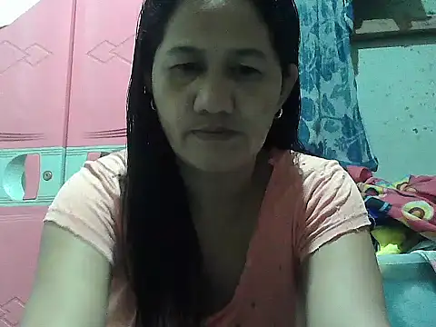 Snapshot of hotmama_063 chatting on 10/11/25, 11:20 hotmama 063 online show from 10/11/25, 11:20