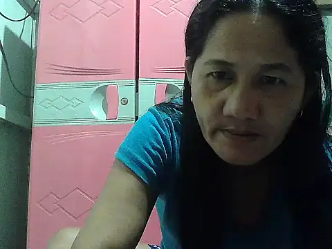 Snapshot of hotmama_063 chatting on 10/20/25, 08:53 hotmama 063 online show from 10/20/25, 08:53