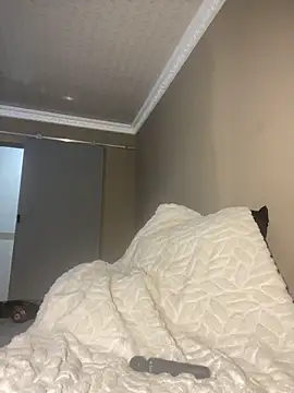 Snapshot of Moonzy77 chatting on 11/08/25, 11:25 Moonzy77 online show from 11/08/25, 11:25