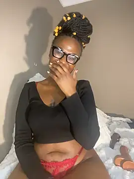 Snapshot of Moonzy77 chatting on 11/20/25, 11:37 Moonzy77 online show from 11/20/25, 11:37