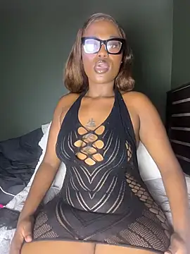 Snapshot of Moonzy77 chatting on 02/27/26, 09:37 Moonzy77 online show from 02/27/26, 09:37