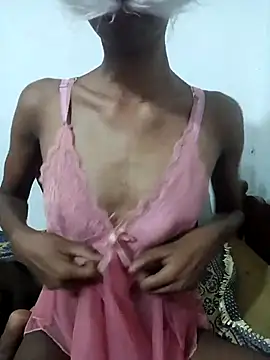 Snapshot of BunnyBloom25 chatting on 10/07/25, 11:35 BunnyBloom25 online show from 10/07/25, 11:35