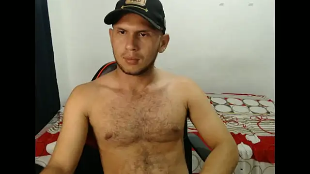 Snapshot of maik_135 chatting on 10/21/25, 04:02 maik 135 online show from 10/21/25, 04:02