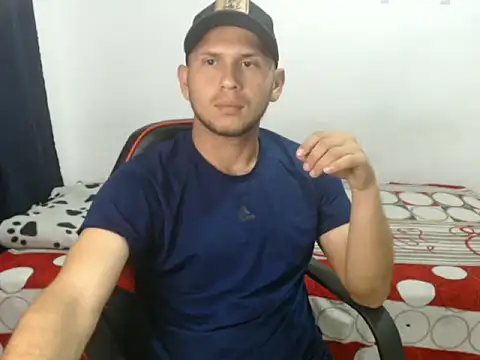 Snapshot of maik_135 chatting on 10/21/25, 11:16 maik 135 online show from 10/21/25, 11:16