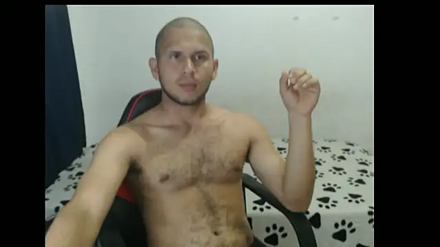 Snapshot of maik_135 chatting on 10/24/25, 01:24 maik 135 online show from 10/24/25, 01:24