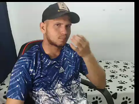 Snapshot of maik_135 chatting on 10/26/25, 10:10 maik 135 online show from 10/26/25, 10:10