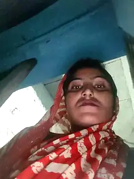 Snapshot of LUCKY_cut chatting on 10/22/25, 11:15 LUCKY cut online show from 10/22/25, 11:15