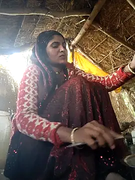 Snapshot of LUCKY_cut chatting on 11/08/25, 03:29 LUCKY cut online show from 11/08/25, 03:29