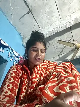 Snapshot of LUCKY_cut chatting on 11/08/25, 04:29 LUCKY cut online show from 11/08/25, 04:29