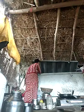 Snapshot of LUCKY_cut chatting on 11/10/25, 03:27 LUCKY cut online show from 11/10/25, 03:27