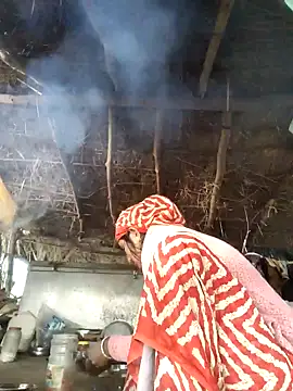 Snapshot of LUCKY_cut chatting on 11/17/25, 02:50 LUCKY cut online show from 11/17/25, 02:50