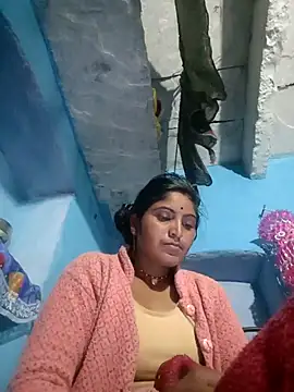 Snapshot of LUCKY_cut chatting on 11/18/25, 03:27 LUCKY cut online show from 11/18/25, 03:27