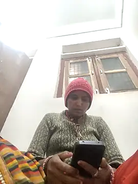 Snapshot of LUCKY_cut chatting on 12/20/25, 05:47 LUCKY cut online show from 12/20/25, 05:47