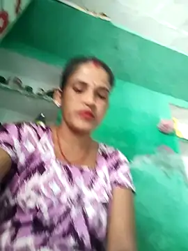 Nillohot online show from 10/13/25, 07:41