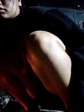 Snapshot of Yeszsexxy chatting on 11/17/25, 10:48 Yeszsexxy online show from 11/17/25, 10:48