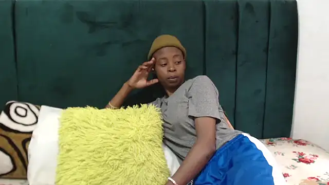 SweetSlenderChoc online show from 01/17/26, 10:09