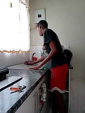 SweetSlenderChoc online show from 04/15/26, 09:27