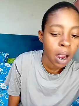 SweetSlenderChoc online show from 04/16/26, 03:13