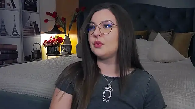 Mia Swano online show from 11/24/25, 10:42