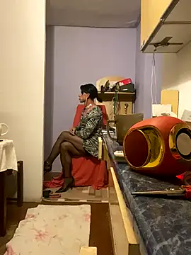 Snapshot of vikinylon chatting on 09/26/25, 10:47 vikinylon online show from 09/26/25, 10:47