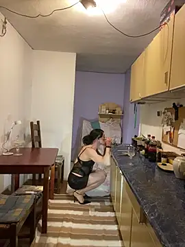 Snapshot of vikinylon chatting on 11/29/25, 07:39 vikinylon online show from 11/29/25, 07:39