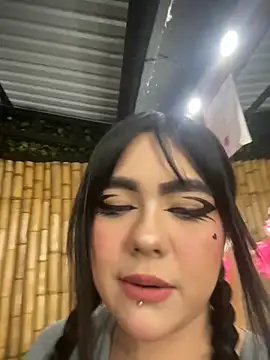 jasmincollin  online show from 11/22/25, 02:21