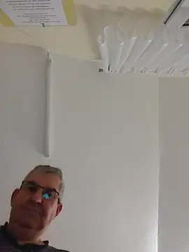 Oldmenhot66 online show from 12/03/25, 05:15