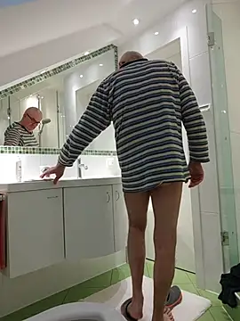 Oldmenhot66 online show from 04/01/26, 04:57