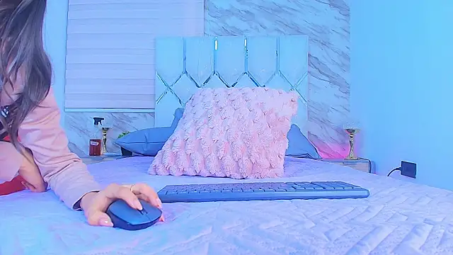 collet 1 online show from 11/19/25, 11:54