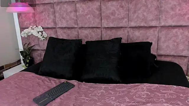 Snapshot of Ely09_ chatting on 11/11/25, 09:15 Ely09 online show from 11/11/25, 09:15