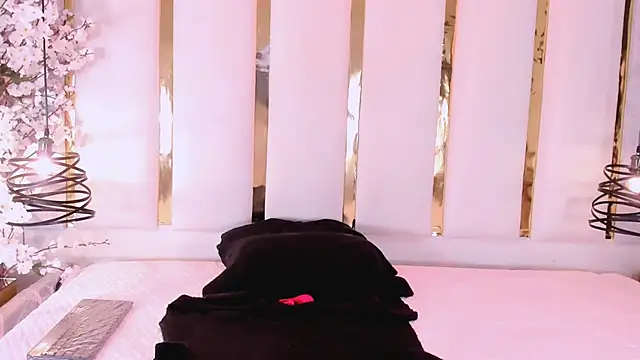 Snapshot of Nickidoll1 chatting on 11/12/25, 04:57 Nickidoll1 online show from 11/12/25, 04:57