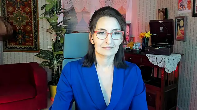 Snapshot of UnaTerra chatting on 09/15/25, 09:31 UnaTerra online show from 09/15/25, 09:31