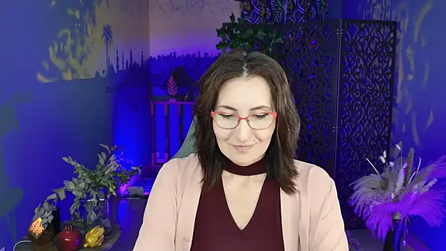 Snapshot of UnaTerra chatting on 09/18/25, 09:11 UnaTerra online show from 09/18/25, 09:11