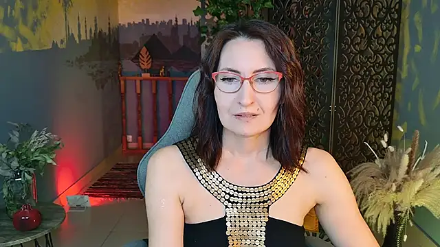 Snapshot of UnaTerra chatting on 09/20/25, 05:52 UnaTerra online show from 09/20/25, 05:52