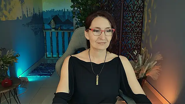 Snapshot of UnaTerra chatting on 09/22/25, 09:44 UnaTerra online show from 09/22/25, 09:44