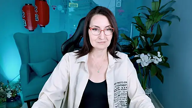 Snapshot of UnaTerra chatting on 11/03/25, 09:21 UnaTerra online show from 11/03/25, 09:21