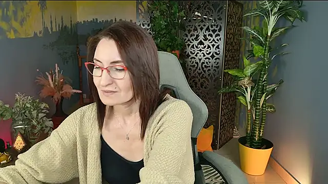 Snapshot of UnaTerra chatting on 11/04/25, 09:08 UnaTerra online show from 11/04/25, 09:08