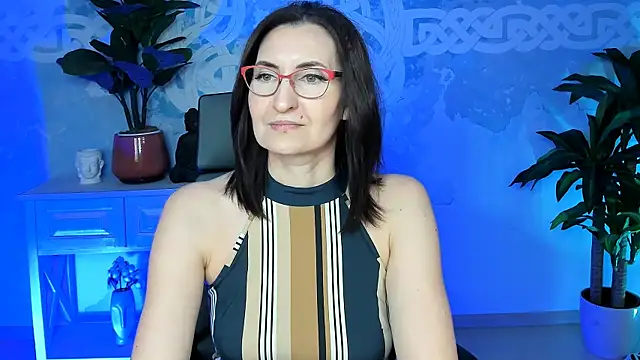 Snapshot of UnaTerra chatting on 11/07/25, 09:09 UnaTerra online show from 11/07/25, 09:09