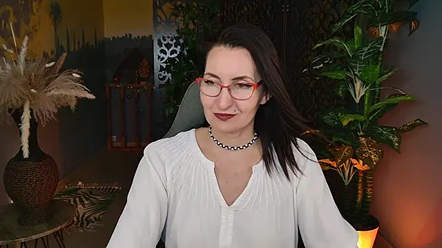 Snapshot of UnaTerra chatting on 01/18/26, 09:35 UnaTerra online show from 01/18/26, 09:35