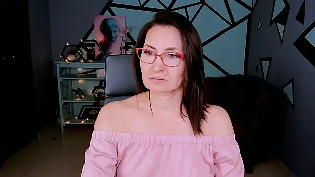 Snapshot of UnaTerra chatting on 02/01/26, 09:08 UnaTerra online show from 02/01/26, 09:08