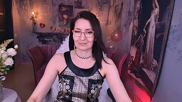 Snapshot of UnaTerra chatting on 02/13/26, 08:27 UnaTerra online show from 02/13/26, 08:27