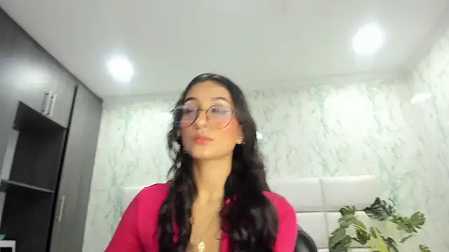 Snapshot of ValerySkinnyy chatting on 09/19/25, 11:38 ValerySkinnyy online show from 09/19/25, 11:38